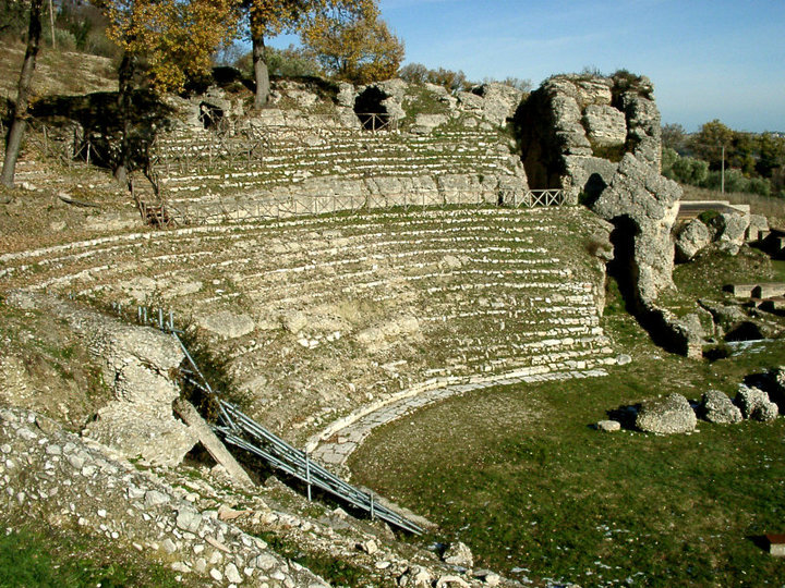 teatro romano urbisaglia